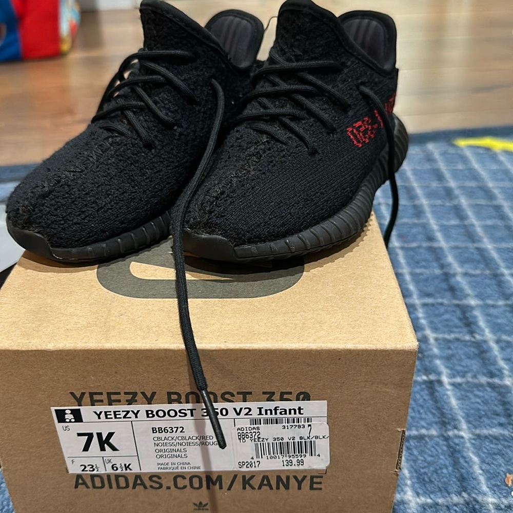Kids size 7k black Yeezy boost 350